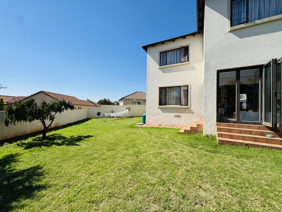 3 Bedroom Property for Sale in Thatchfield Close Gauteng