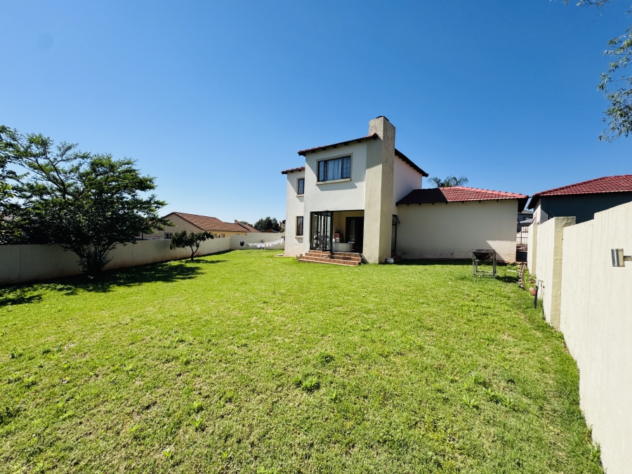 3 Bedroom Property for Sale in Thatchfield Close Gauteng