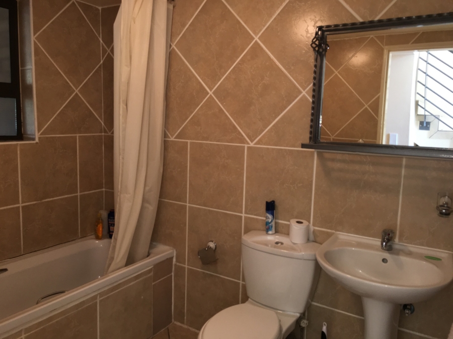1 Bedroom Property for Sale in Mulbarton Gauteng