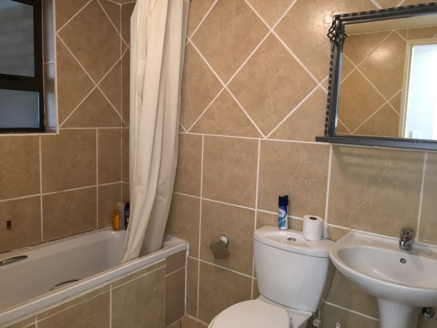 1 Bedroom Property for Sale in Mulbarton Gauteng