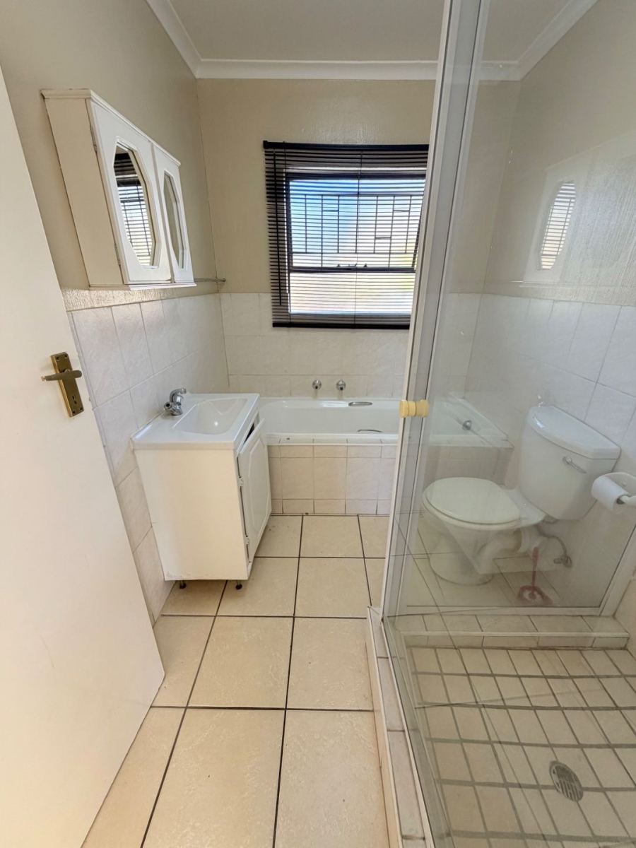 2 Bedroom Property for Sale in Amorosa Gauteng