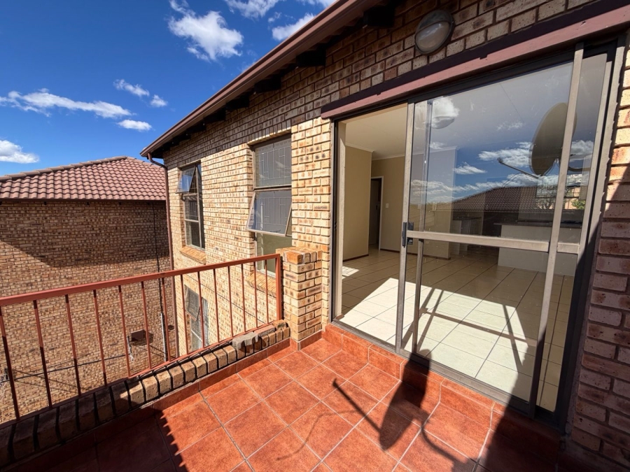 2 Bedroom Property for Sale in Amorosa Gauteng