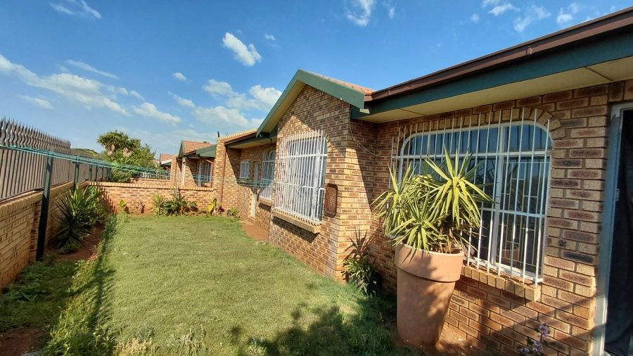 2 Bedroom Property for Sale in Randpoort Gauteng