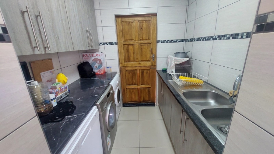3 Bedroom Property for Sale in Greenhills Gauteng