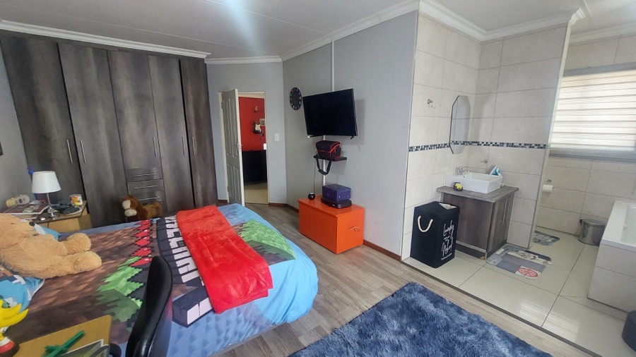 3 Bedroom Property for Sale in Greenhills Gauteng