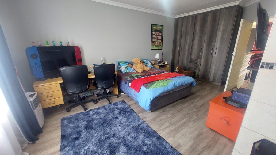 3 Bedroom Property for Sale in Greenhills Gauteng