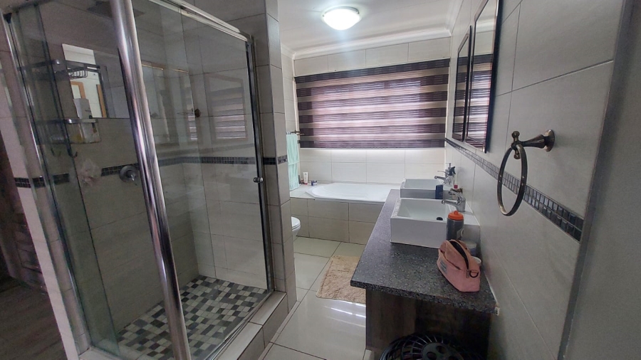 3 Bedroom Property for Sale in Greenhills Gauteng