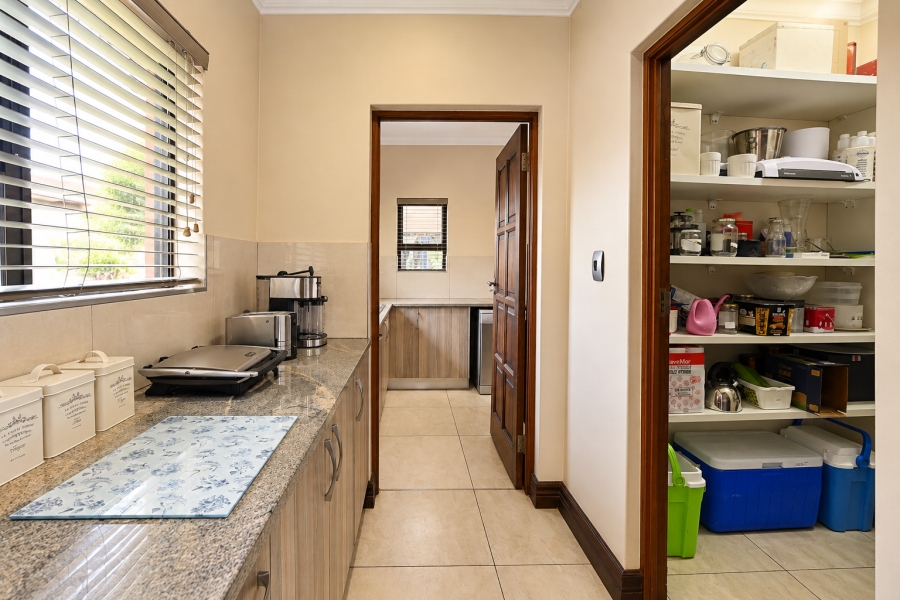 5 Bedroom Property for Sale in Sable Hills Gauteng