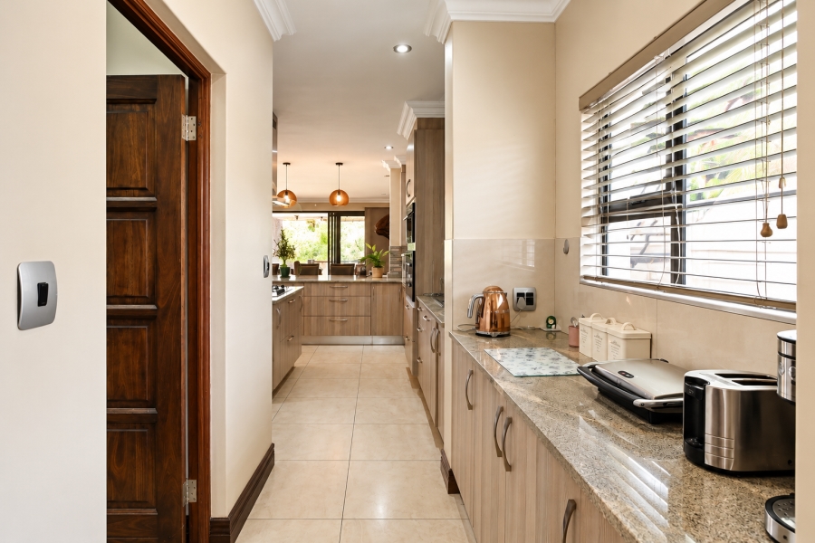 5 Bedroom Property for Sale in Sable Hills Gauteng
