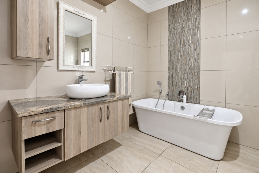 5 Bedroom Property for Sale in Sable Hills Gauteng