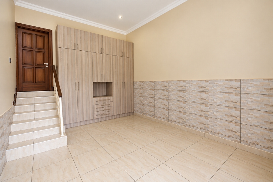 5 Bedroom Property for Sale in Sable Hills Gauteng