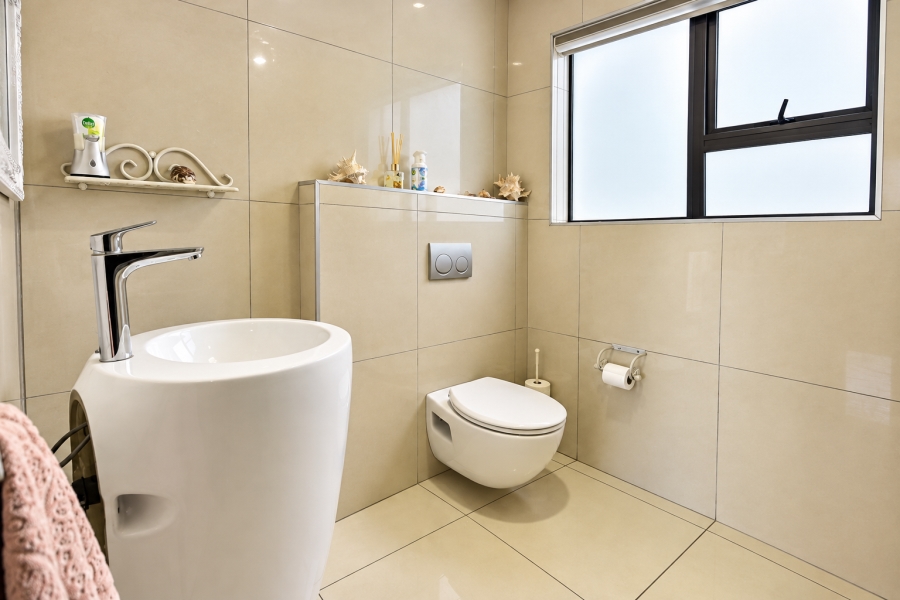 5 Bedroom Property for Sale in Sable Hills Gauteng