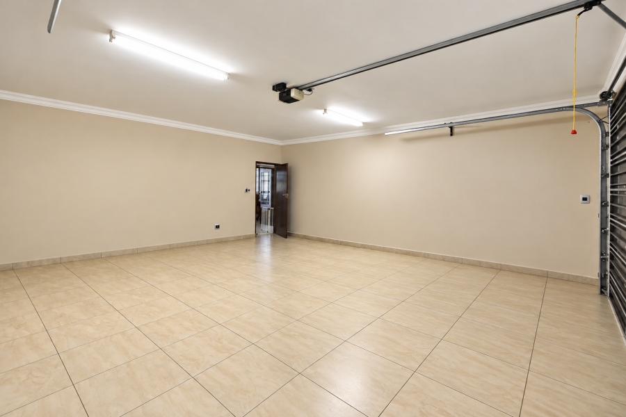 5 Bedroom Property for Sale in Sable Hills Gauteng