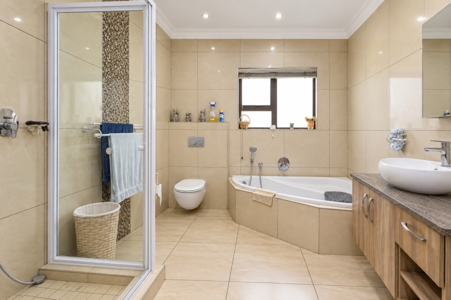 5 Bedroom Property for Sale in Sable Hills Gauteng