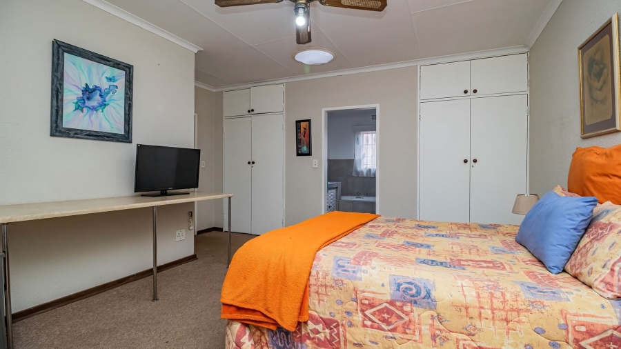 3 Bedroom Property for Sale in Bonaero Park Gauteng
