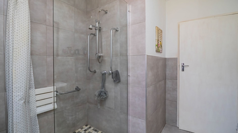 3 Bedroom Property for Sale in Bonaero Park Gauteng