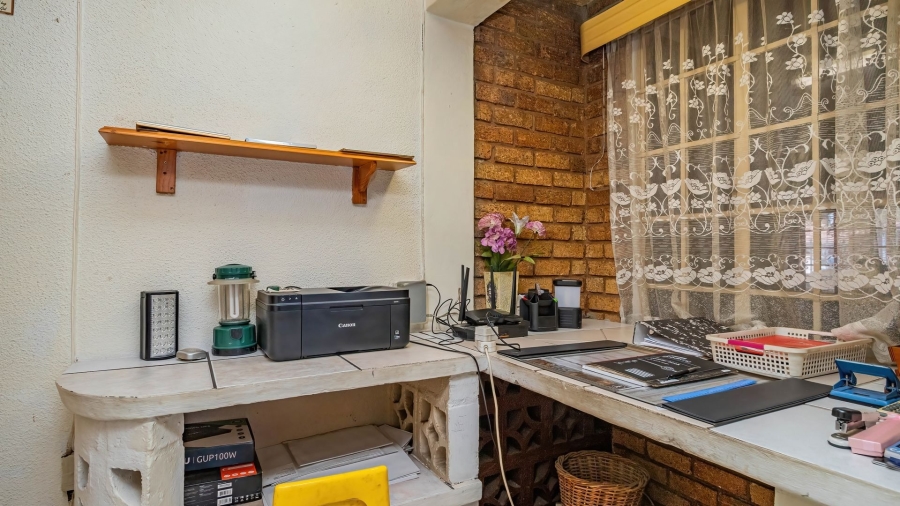 3 Bedroom Property for Sale in Bonaero Park Gauteng