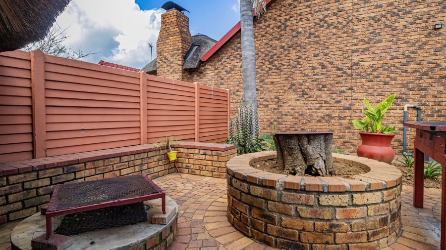 3 Bedroom Property for Sale in Bonaero Park Gauteng