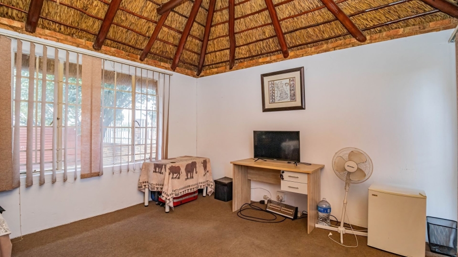 3 Bedroom Property for Sale in Bonaero Park Gauteng
