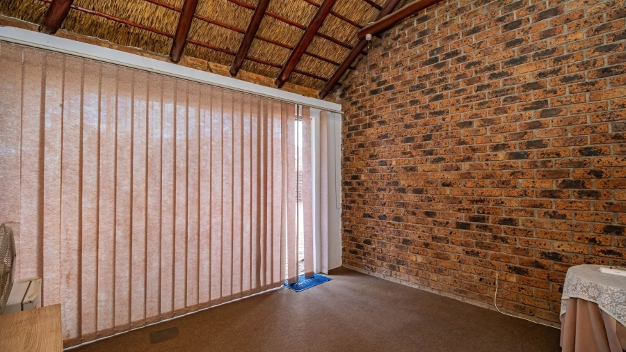 3 Bedroom Property for Sale in Bonaero Park Gauteng