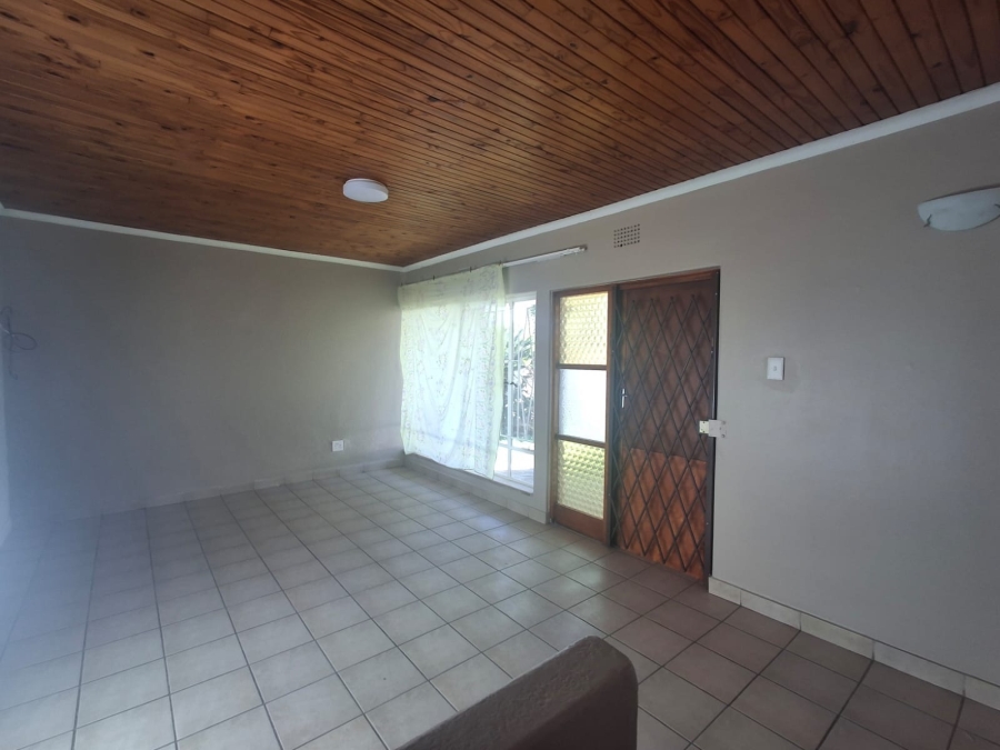 To Let 3 Bedroom Property for Rent in Beyers Park Gauteng