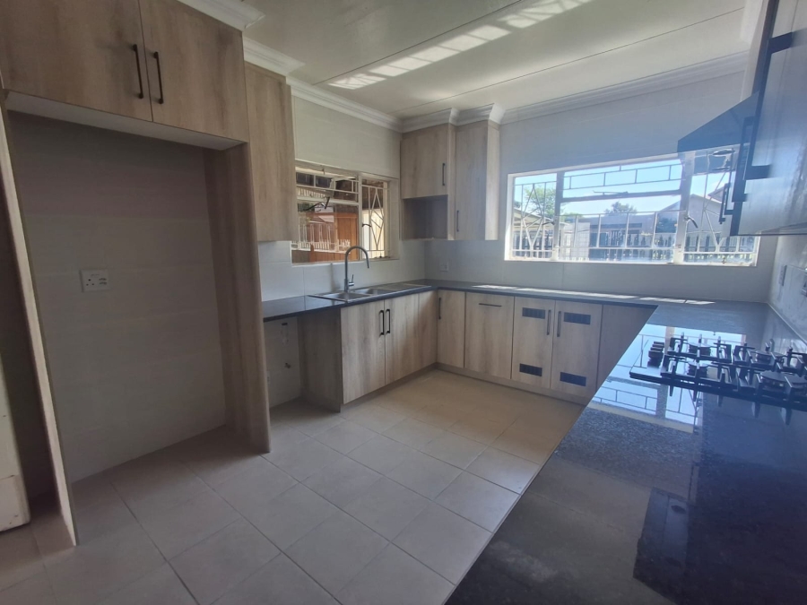 To Let 3 Bedroom Property for Rent in Beyers Park Gauteng