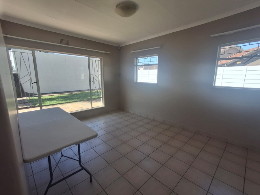 To Let 3 Bedroom Property for Rent in Beyers Park Gauteng
