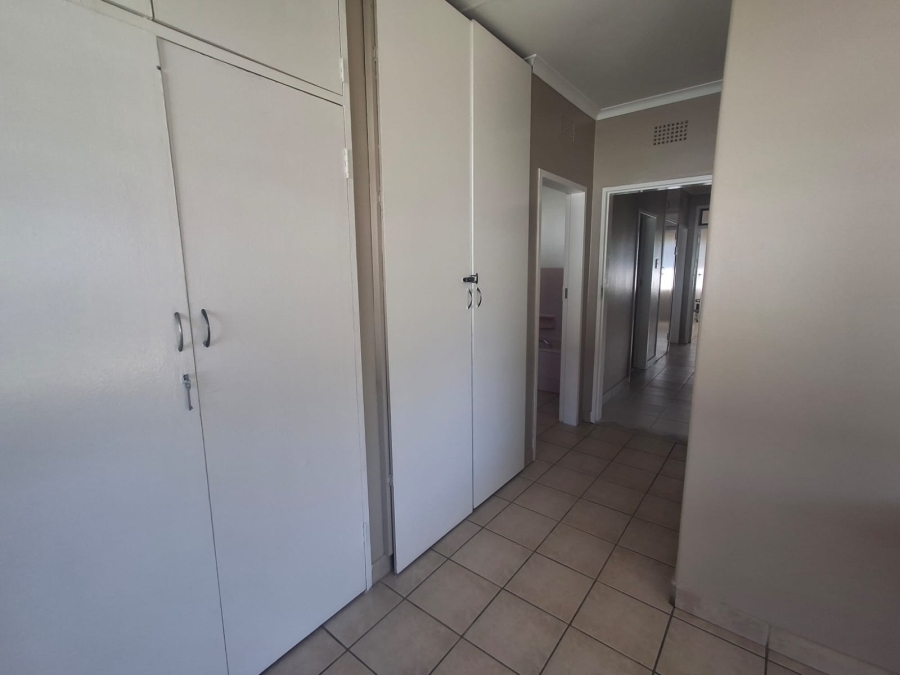 To Let 3 Bedroom Property for Rent in Beyers Park Gauteng
