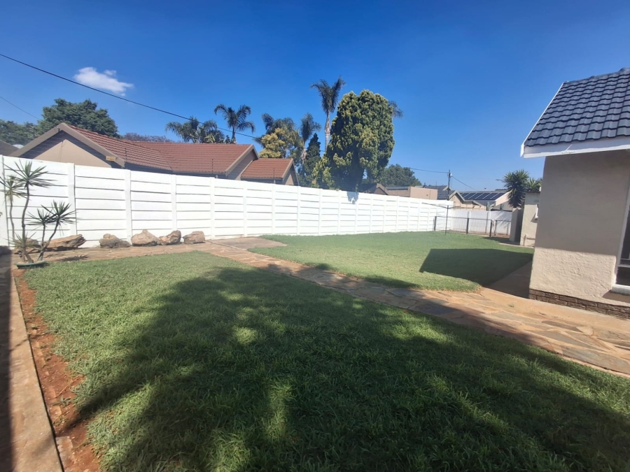 To Let 3 Bedroom Property for Rent in Beyers Park Gauteng