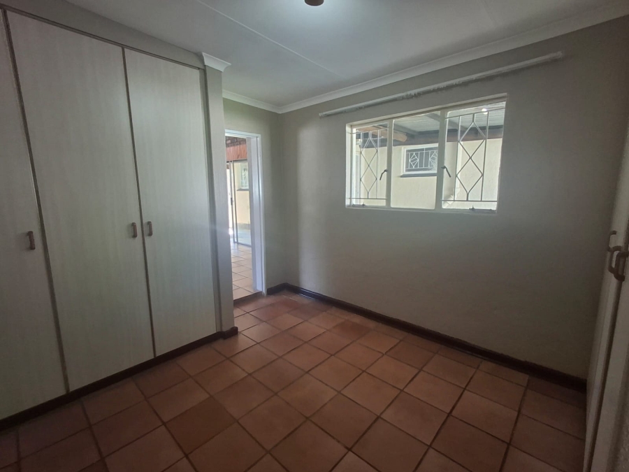 To Let 3 Bedroom Property for Rent in Beyers Park Gauteng