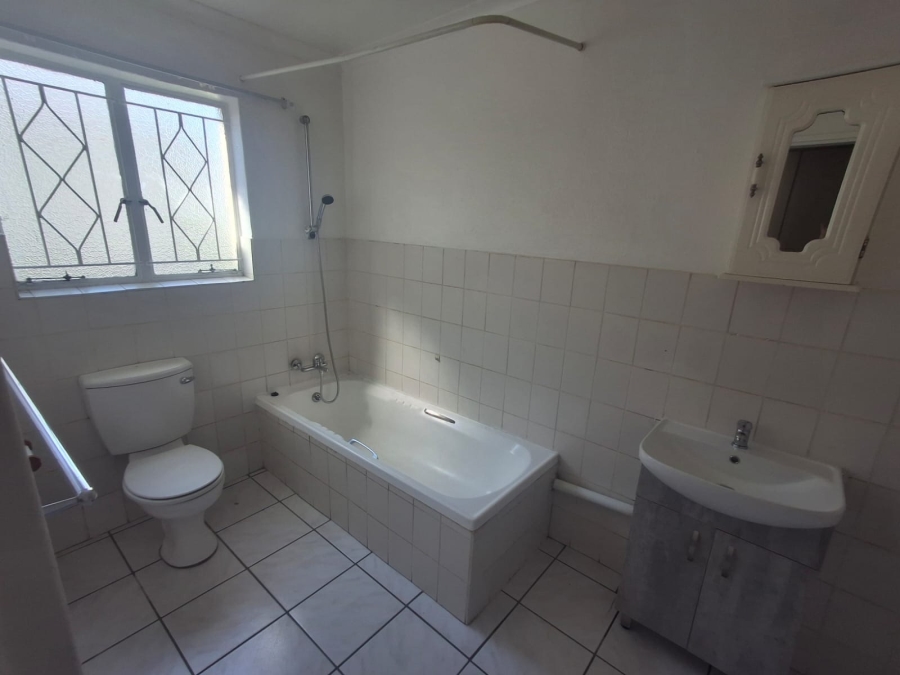 To Let 3 Bedroom Property for Rent in Beyers Park Gauteng