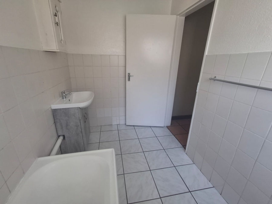 To Let 3 Bedroom Property for Rent in Beyers Park Gauteng