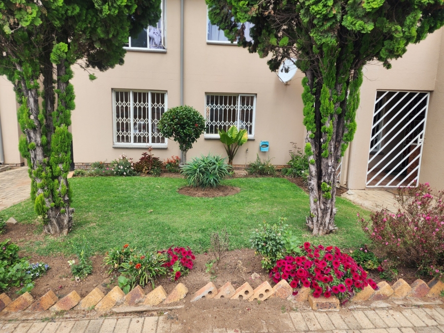 To Let 3 Bedroom Property for Rent in Beyers Park Gauteng