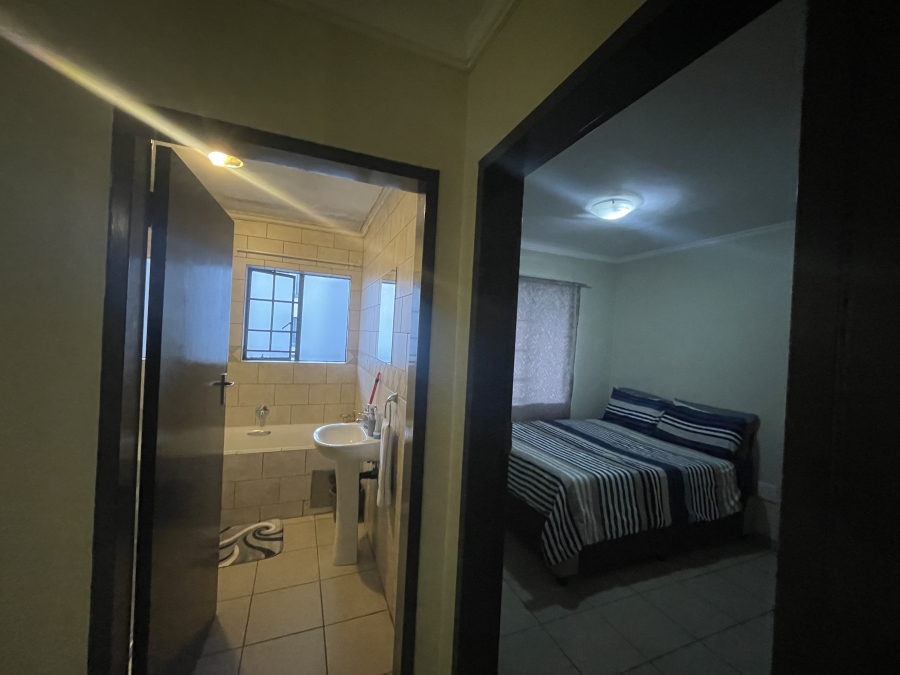 2 Bedroom Property for Sale in Noordwyk Gauteng