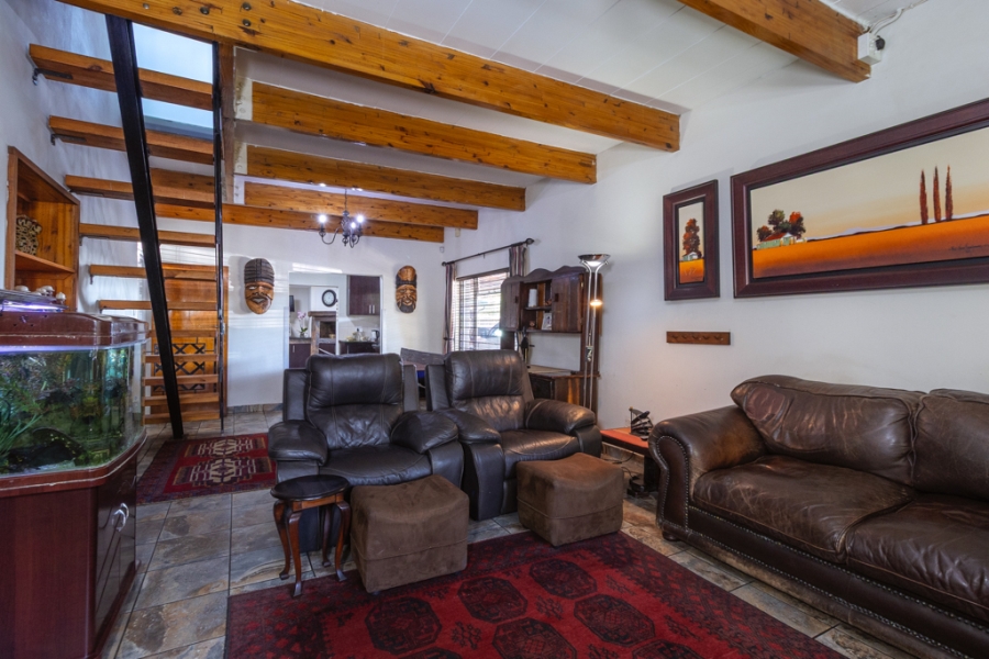 5 Bedroom Property for Sale in Waverley Gauteng