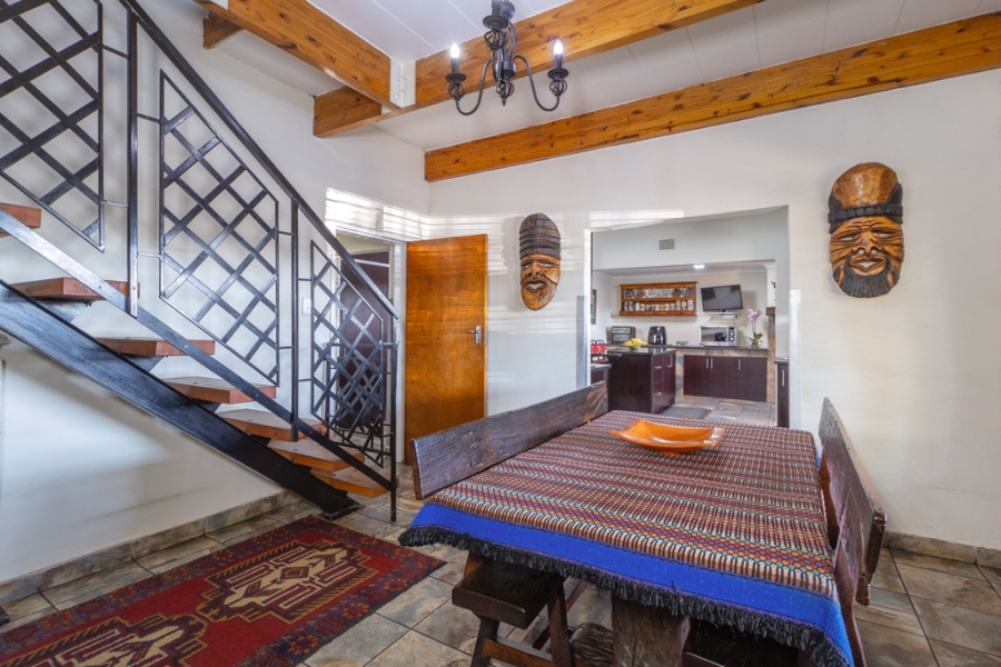 5 Bedroom Property for Sale in Waverley Gauteng