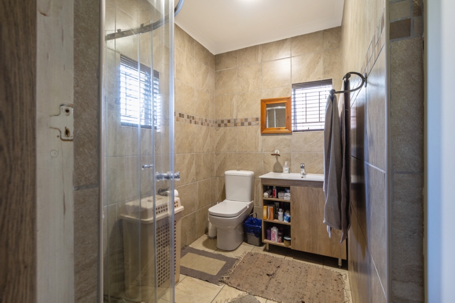 5 Bedroom Property for Sale in Waverley Gauteng