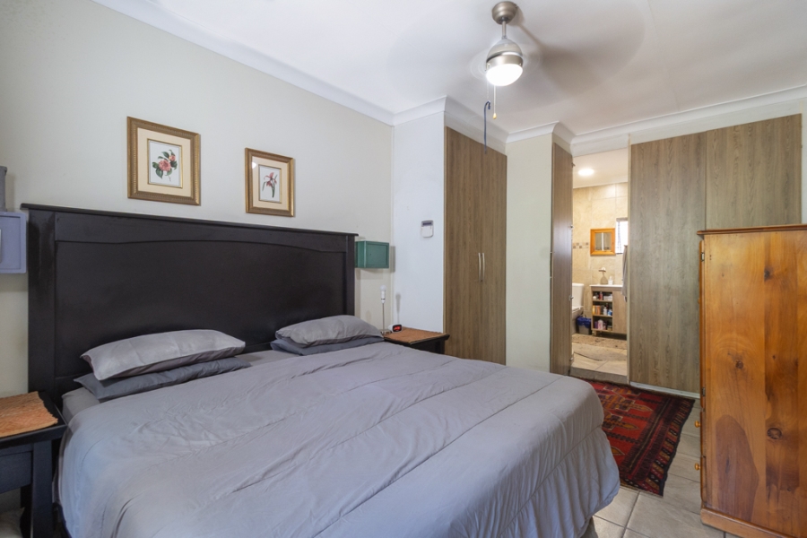 5 Bedroom Property for Sale in Waverley Gauteng