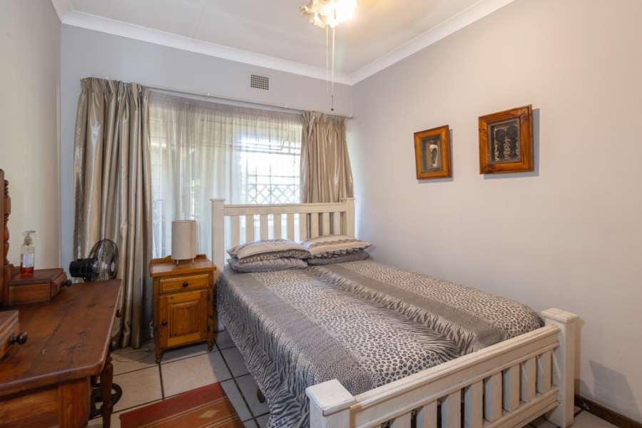 5 Bedroom Property for Sale in Waverley Gauteng