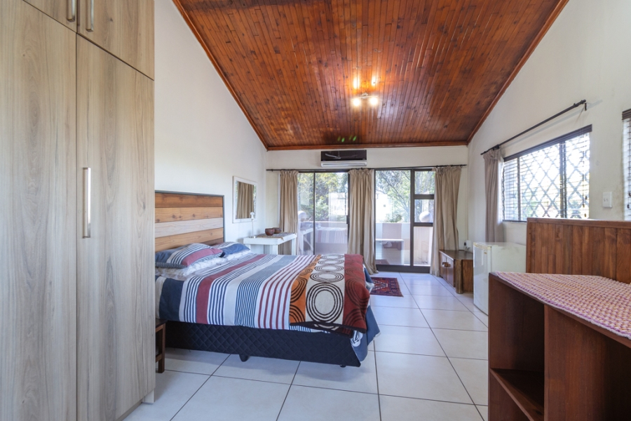 5 Bedroom Property for Sale in Waverley Gauteng