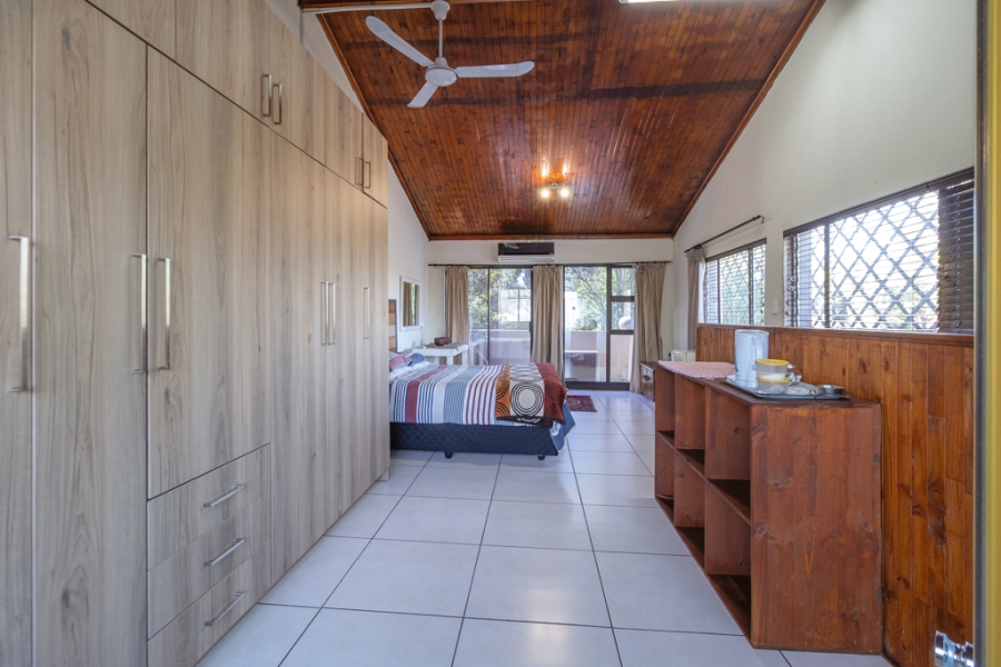 5 Bedroom Property for Sale in Waverley Gauteng