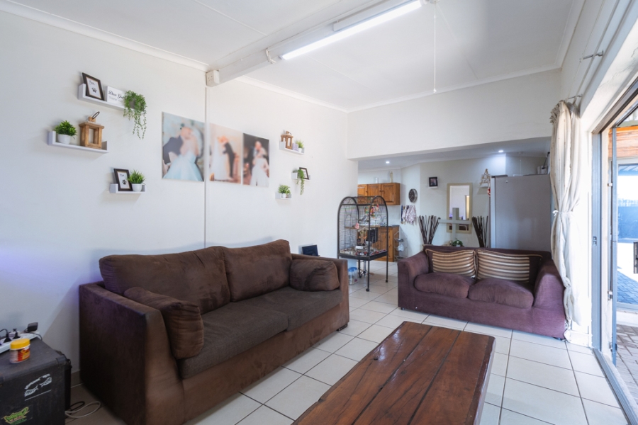 5 Bedroom Property for Sale in Waverley Gauteng