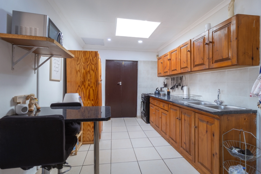 5 Bedroom Property for Sale in Waverley Gauteng