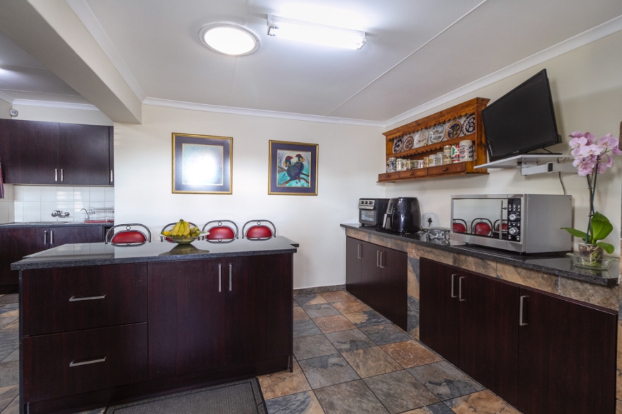 5 Bedroom Property for Sale in Waverley Gauteng