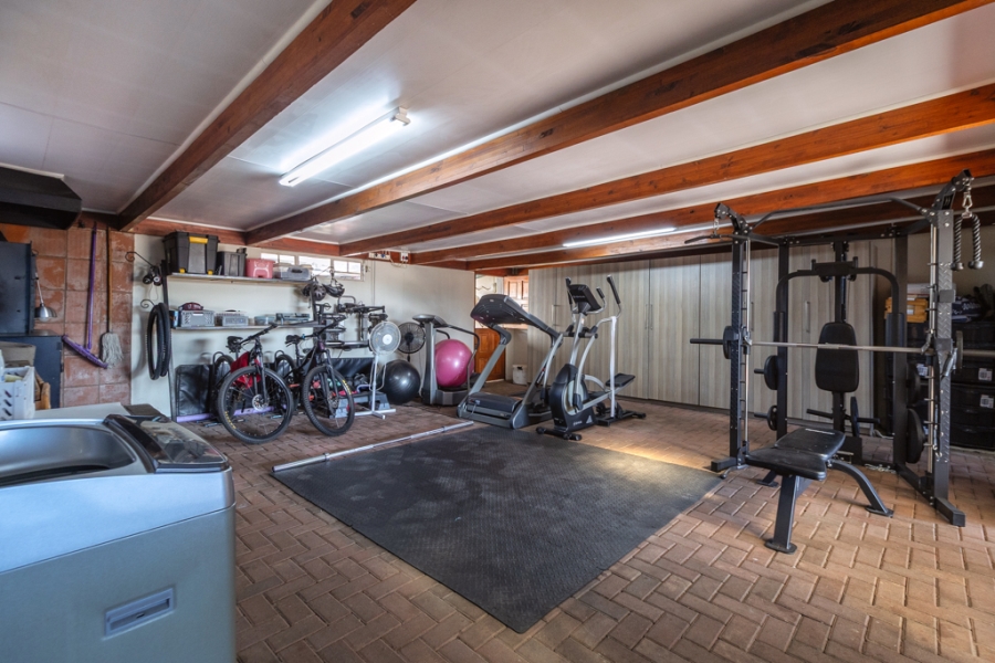 5 Bedroom Property for Sale in Waverley Gauteng