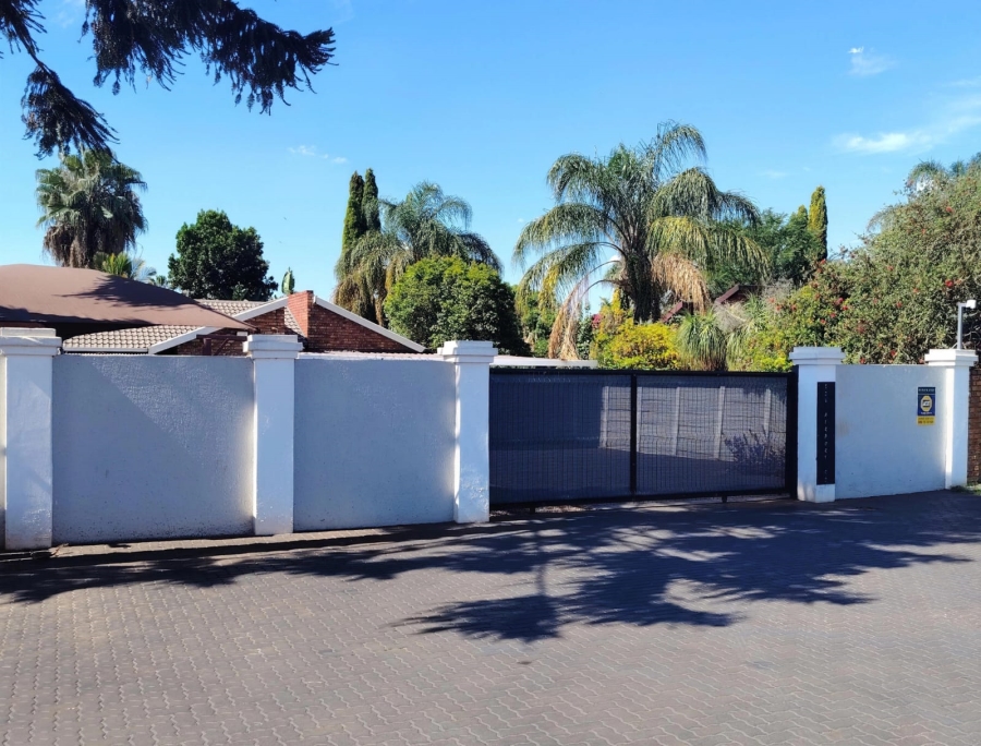 2 Bedroom Property for Sale in Doornpoort Gauteng