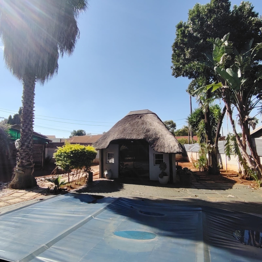 2 Bedroom Property for Sale in Doornpoort Gauteng
