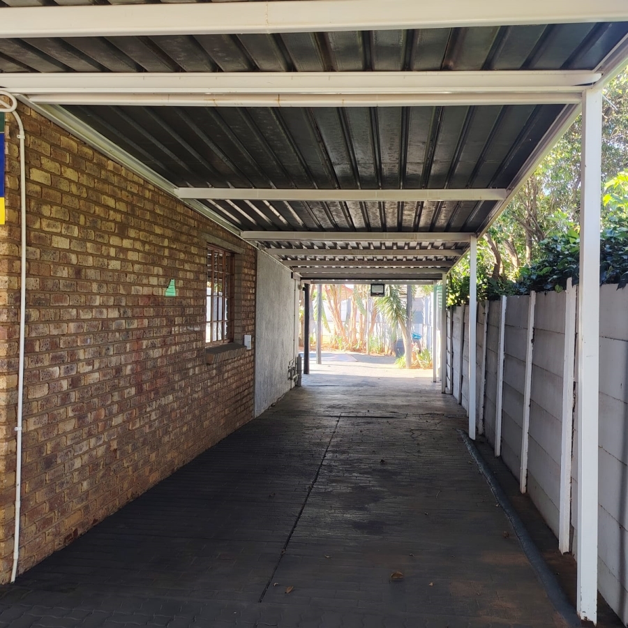 2 Bedroom Property for Sale in Doornpoort Gauteng