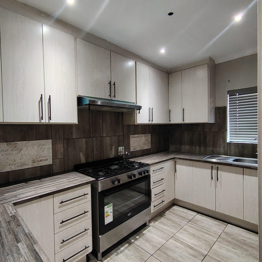2 Bedroom Property for Sale in Doornpoort Gauteng