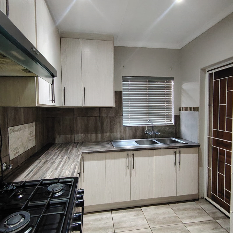 2 Bedroom Property for Sale in Doornpoort Gauteng